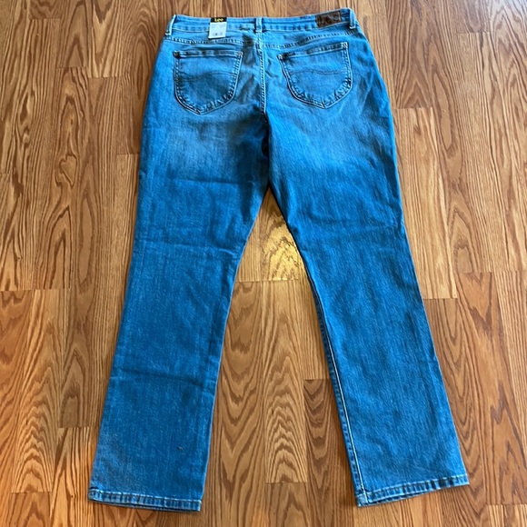🆕 Lee Regular Fit Straight Leg Mid Rise Secretly Shapes Jeans Size 16 Medium - Picture 6 of 12
